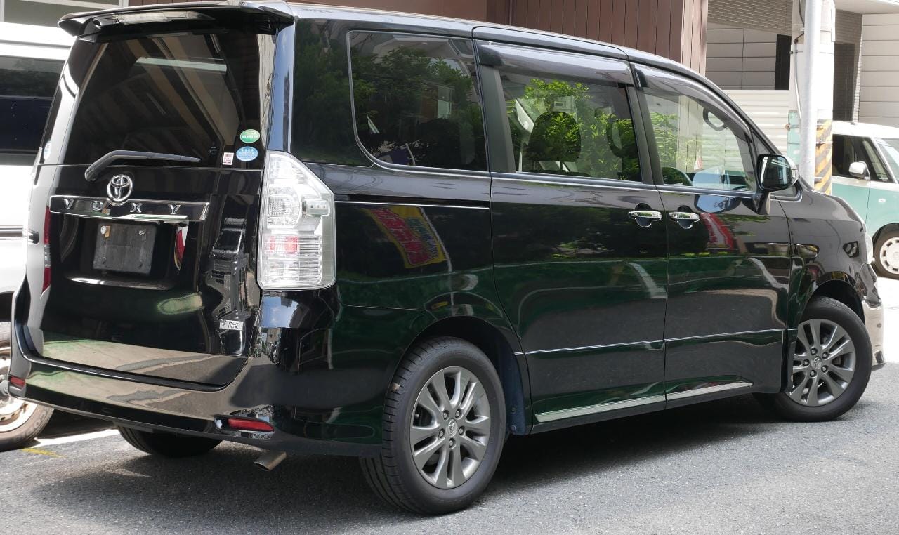 2012 TOYOTA VOXY